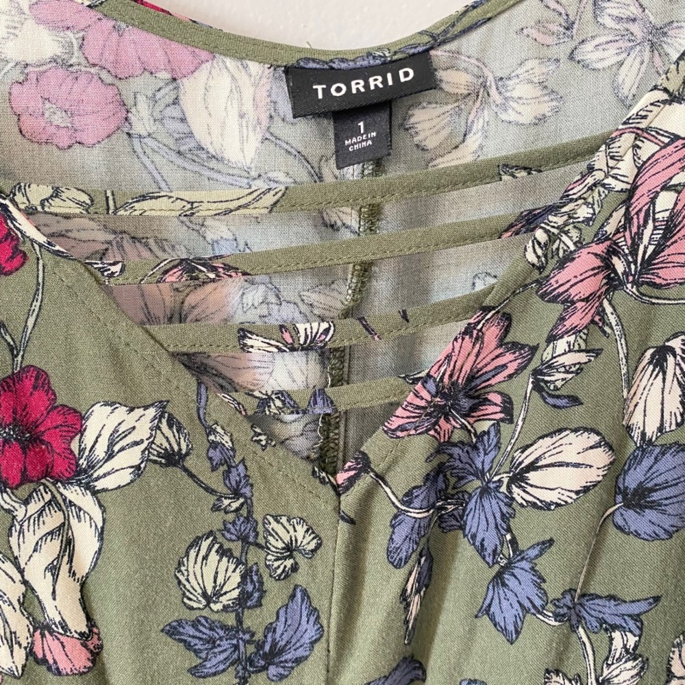 Torrid Womens Cottagecore Mini Dress Size 1 Floral Caged V-Neck Boho Casual - Picture 3 of 6